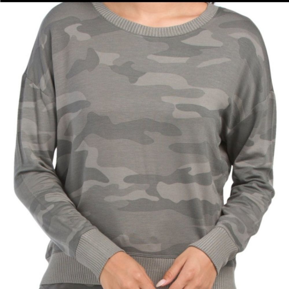 SPLENDID top long sleeve super soft gray cozy camo‎ print pullover M